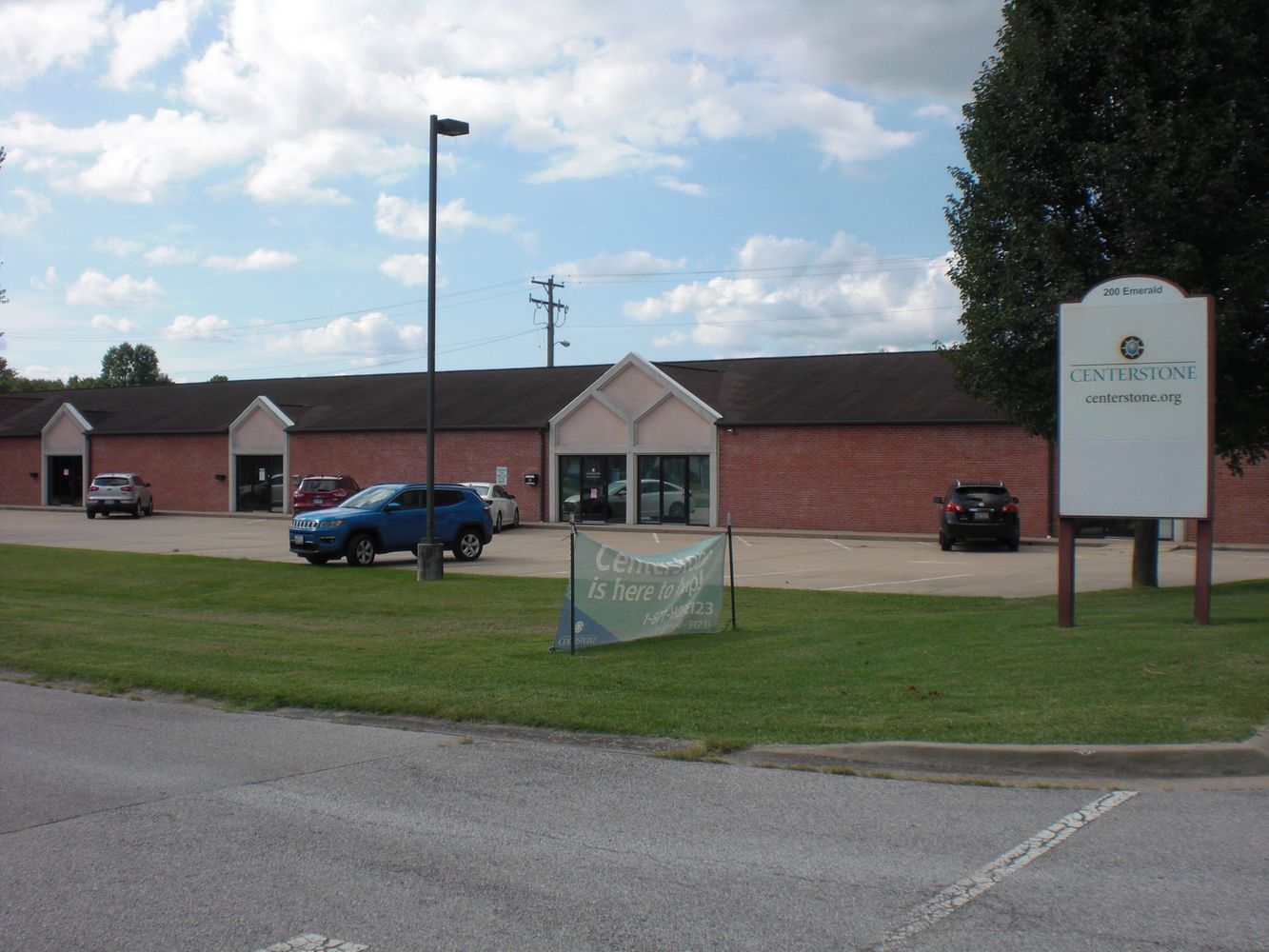 200 N Emerald Ln, Carbondale, IL 62901